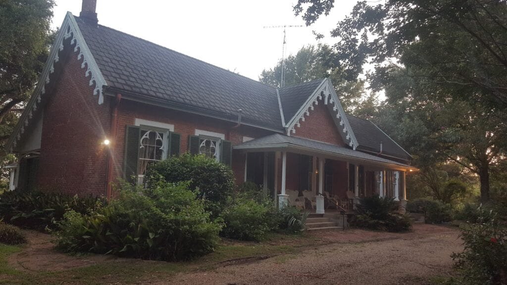 Glenfield Plantation Bed & Breakfast: Natchez Haunted Hotels in Natchez Mississippi