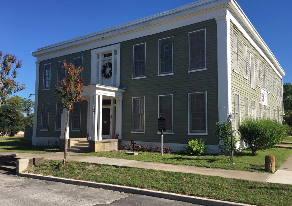 The Haunted Magnolia Hotel Bed and Breakfast and Ghost Tours Haunted Hotels in Seguin Texas