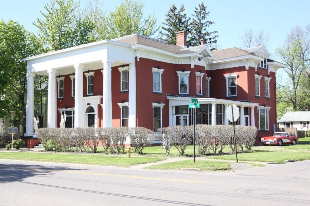 Erie Mansion Haunted Hotels in Clyde New York
