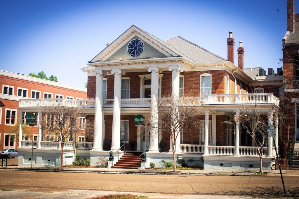 Guest House Mansion Inn Haunted Hotels in Natchez Mississippi