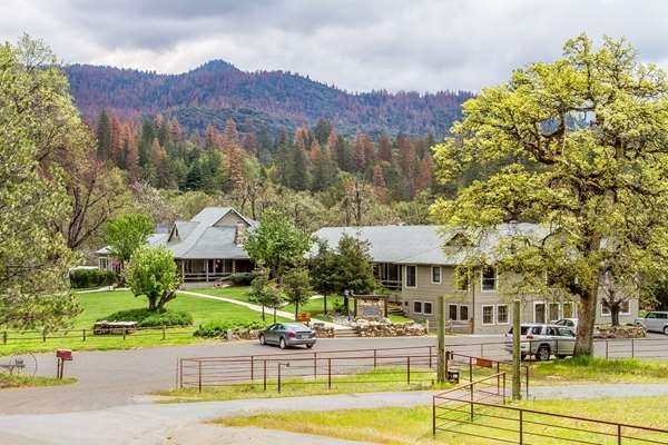 Sierra Sky Ranch a boutique hotel Haunted Hotels in Oakhurst California
