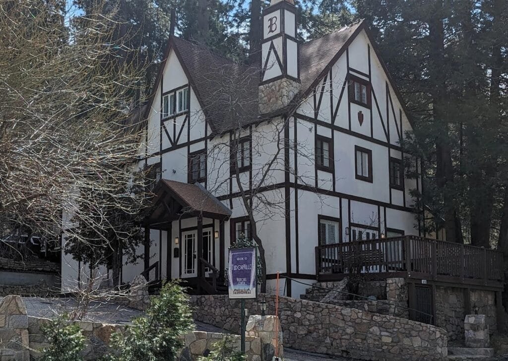 Bracken Fern Manor Haunted Hotels in Lake Arrowhead California
