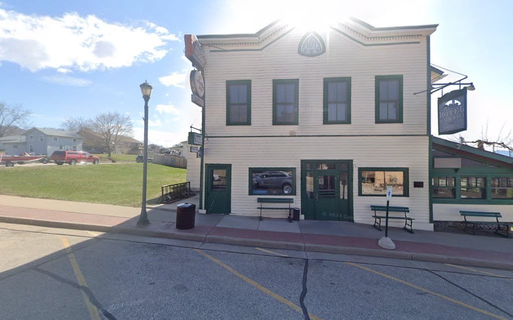 Trempealeau Hotel Restaurant and Saloon Haunted Hotels in Trempealeau Wisconsin