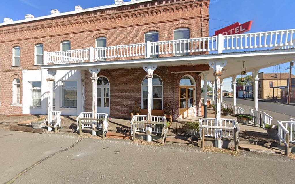 Shaniko Hotel Haunted Hotels in Shaniko Oregon