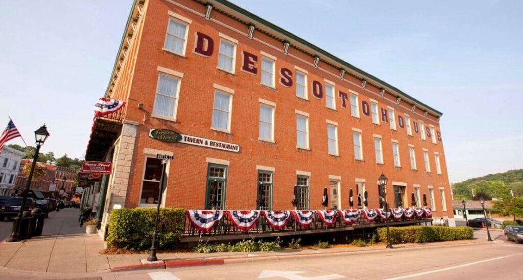 DeSoto House Hotel haunted hotel in illinois