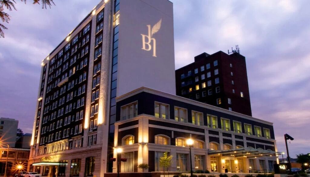 Hotel Blackhawk, Autograph Collection haunted hotel in iowa