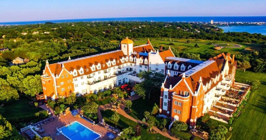 Montauk Manor haunted hotel in montauk new york