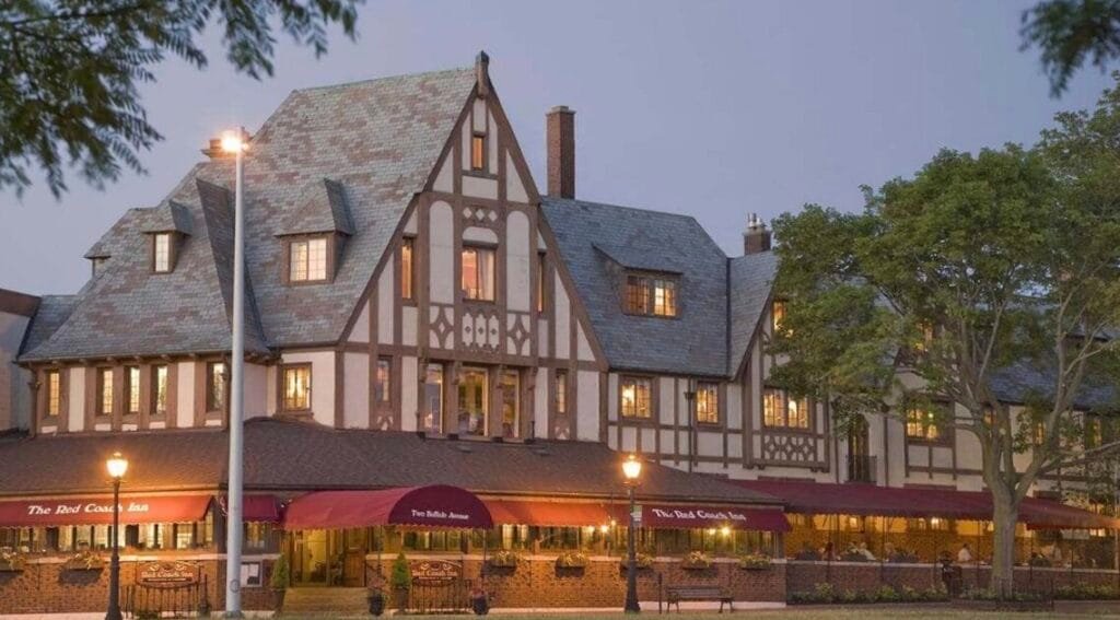 Red Coach Inn haunted hotels in niagara falls
